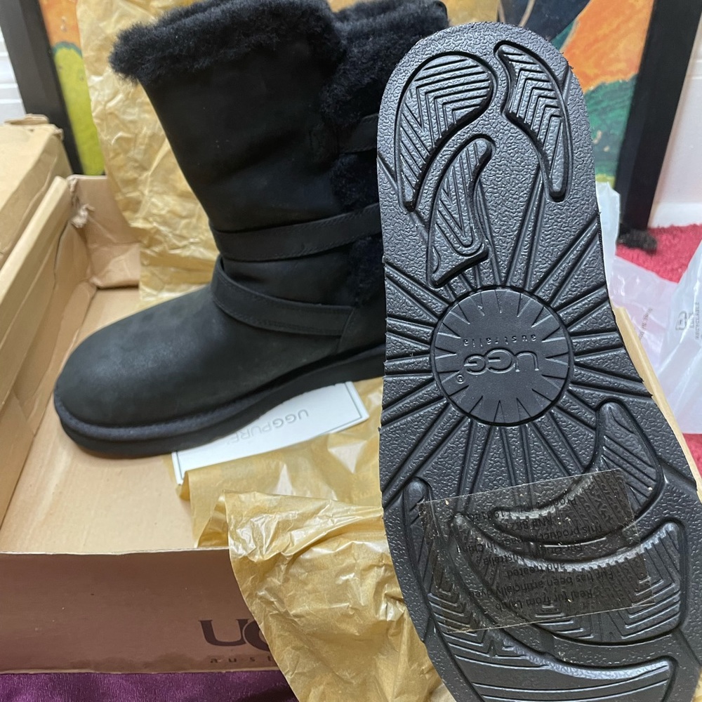 Black UGG boots Size 7 Womens snow boot